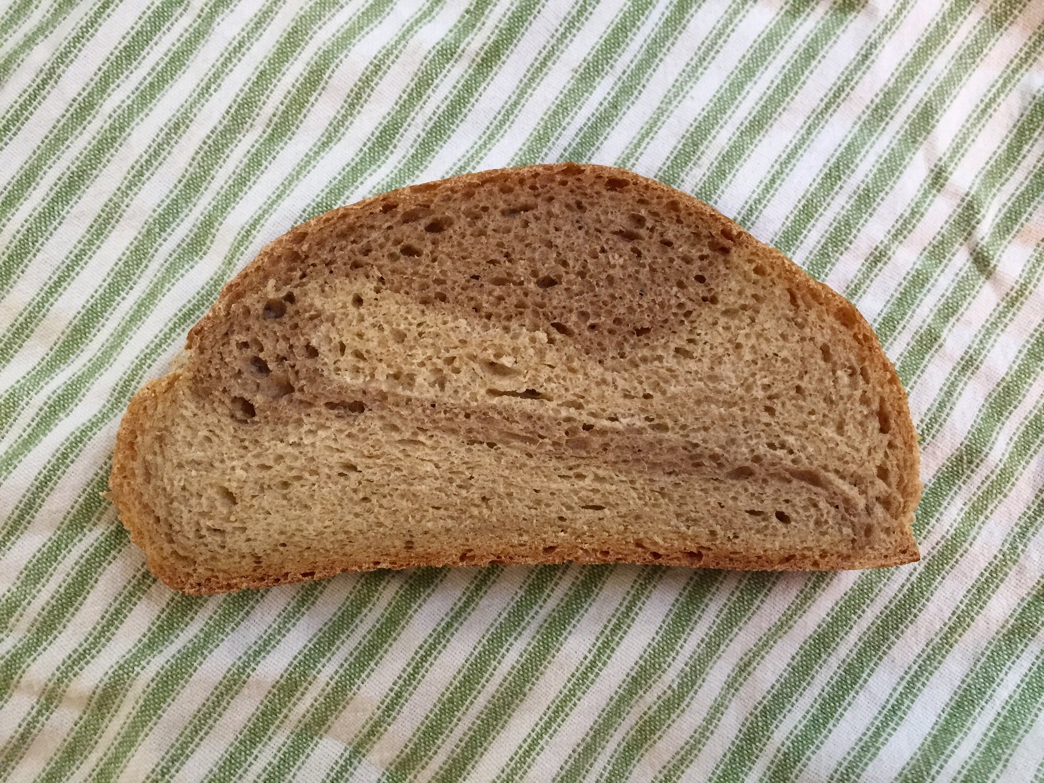 marble rye bread slice